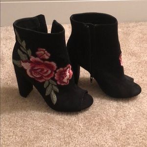Heeled booties